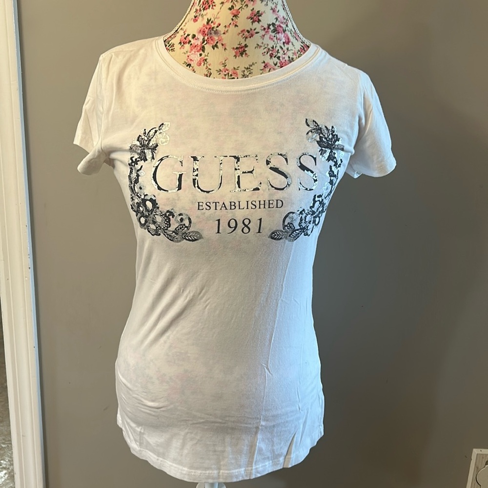 GUESS white t shirt